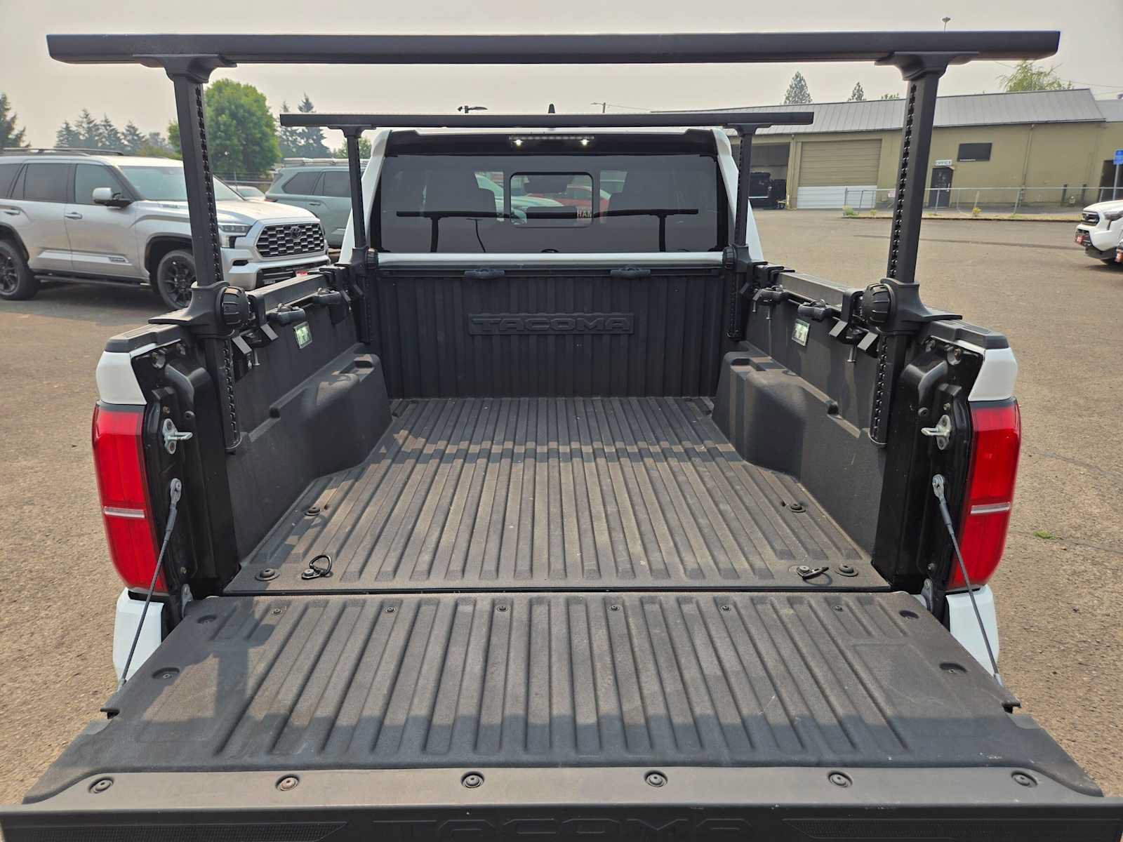 Used 2024 Toyota Tacoma SR5 w/ SR5 Upgrade Package AWD/4WD image 15