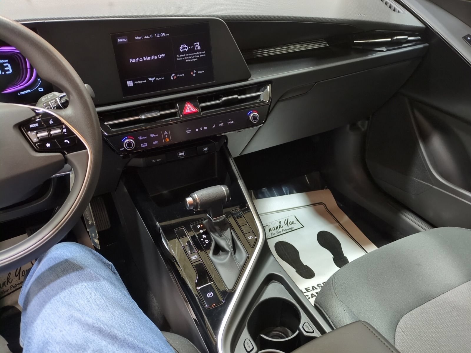 Certified 2024 Kia Niro LX FWD image 22