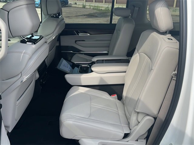 New 2024 Jeep Grand Wagoneer Series I w/ Convenience Group III image 8