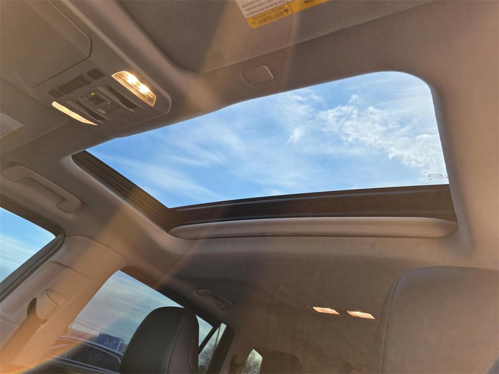 Used 2022 Toyota Highlander XLE image 24