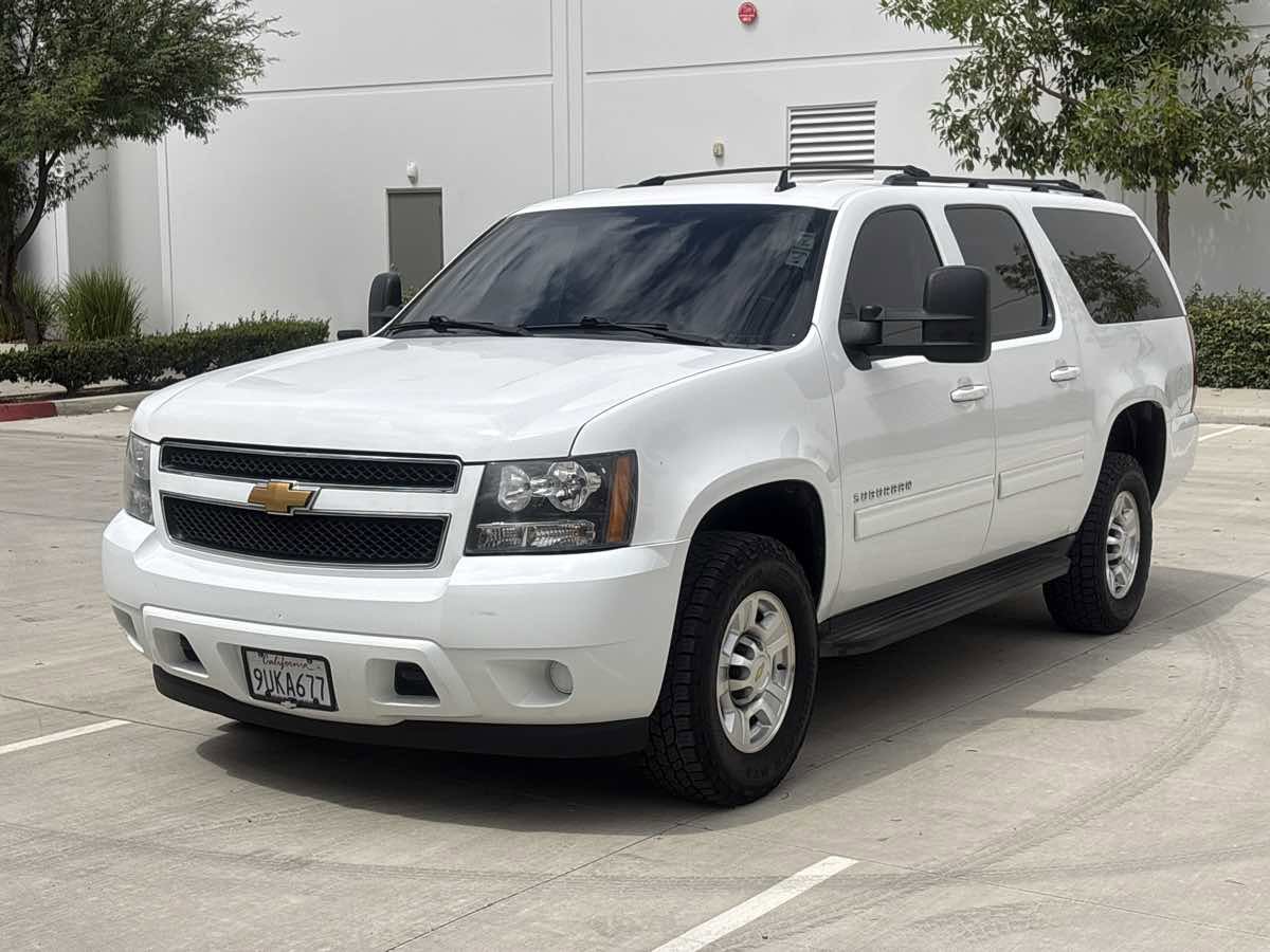 Used 2012 Chevrolet Suburban 2500 LS w/ Convenience Package 1 RWD image 7