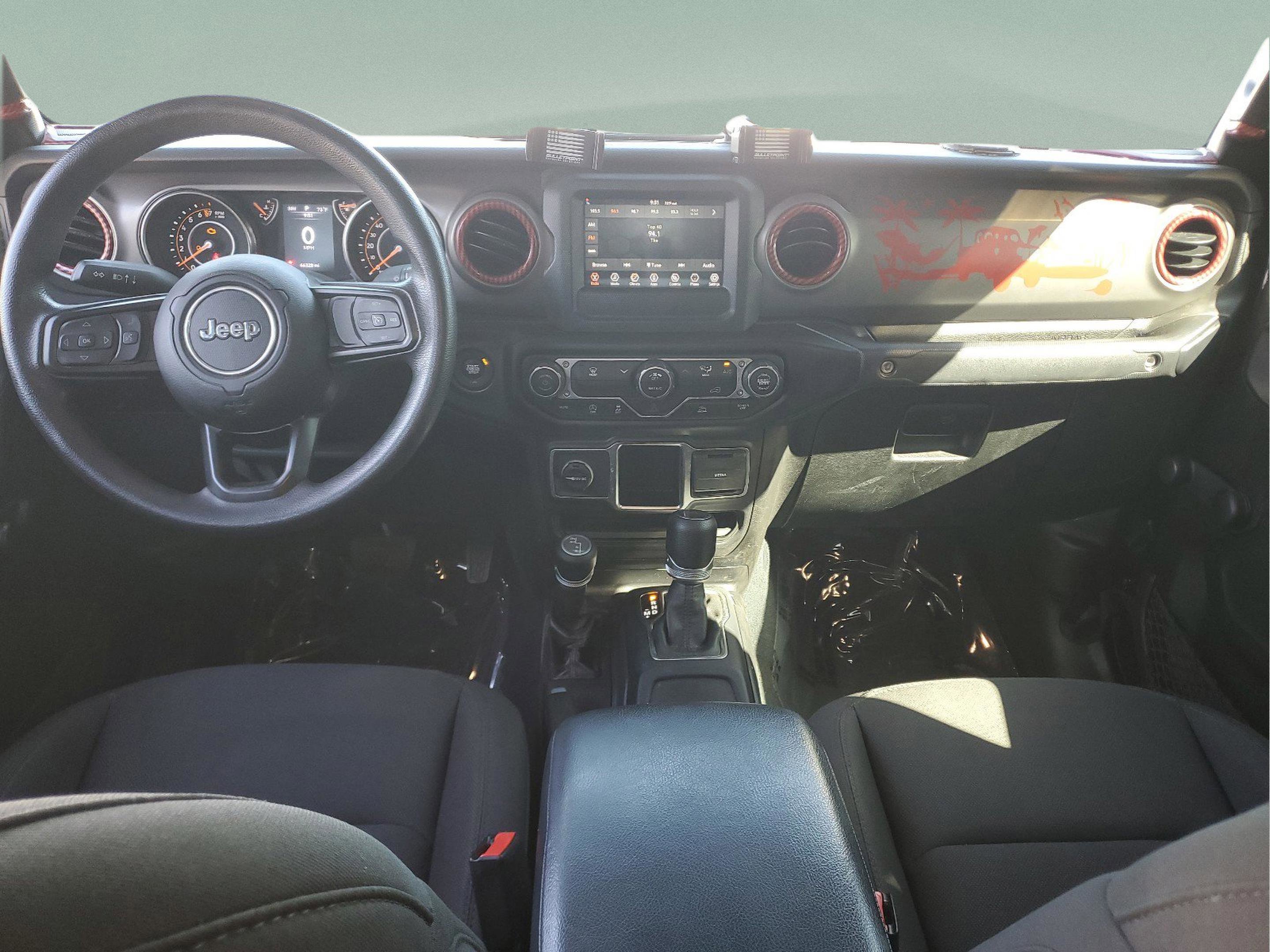 Used 2022 Jeep Gladiator Sport AWD/4WD image 7