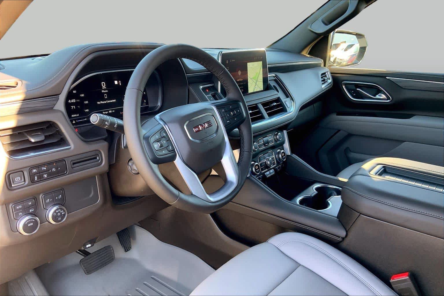 Used 2023 GMC Yukon SLT w/ SLT Premium Package AWD/4WD image 15