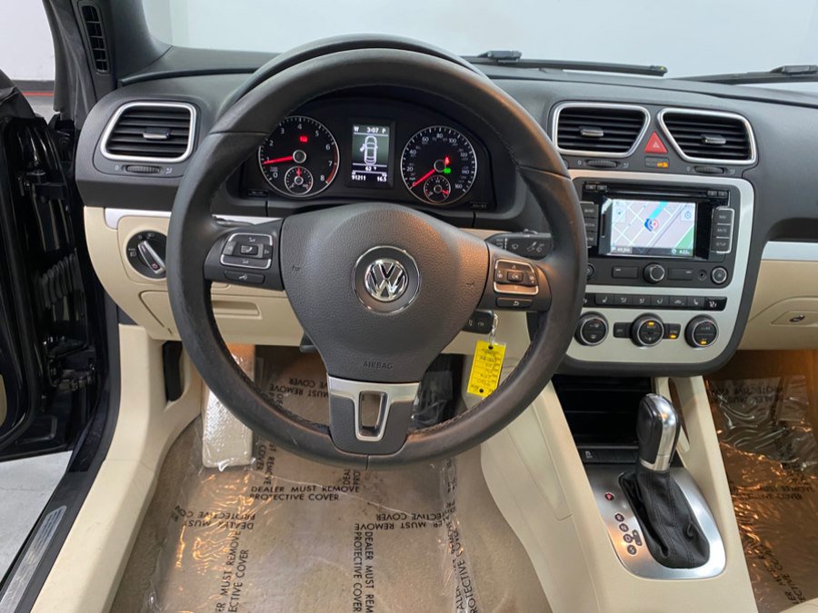 Used 2016 Volkswagen Eos Komfort FWD image 34