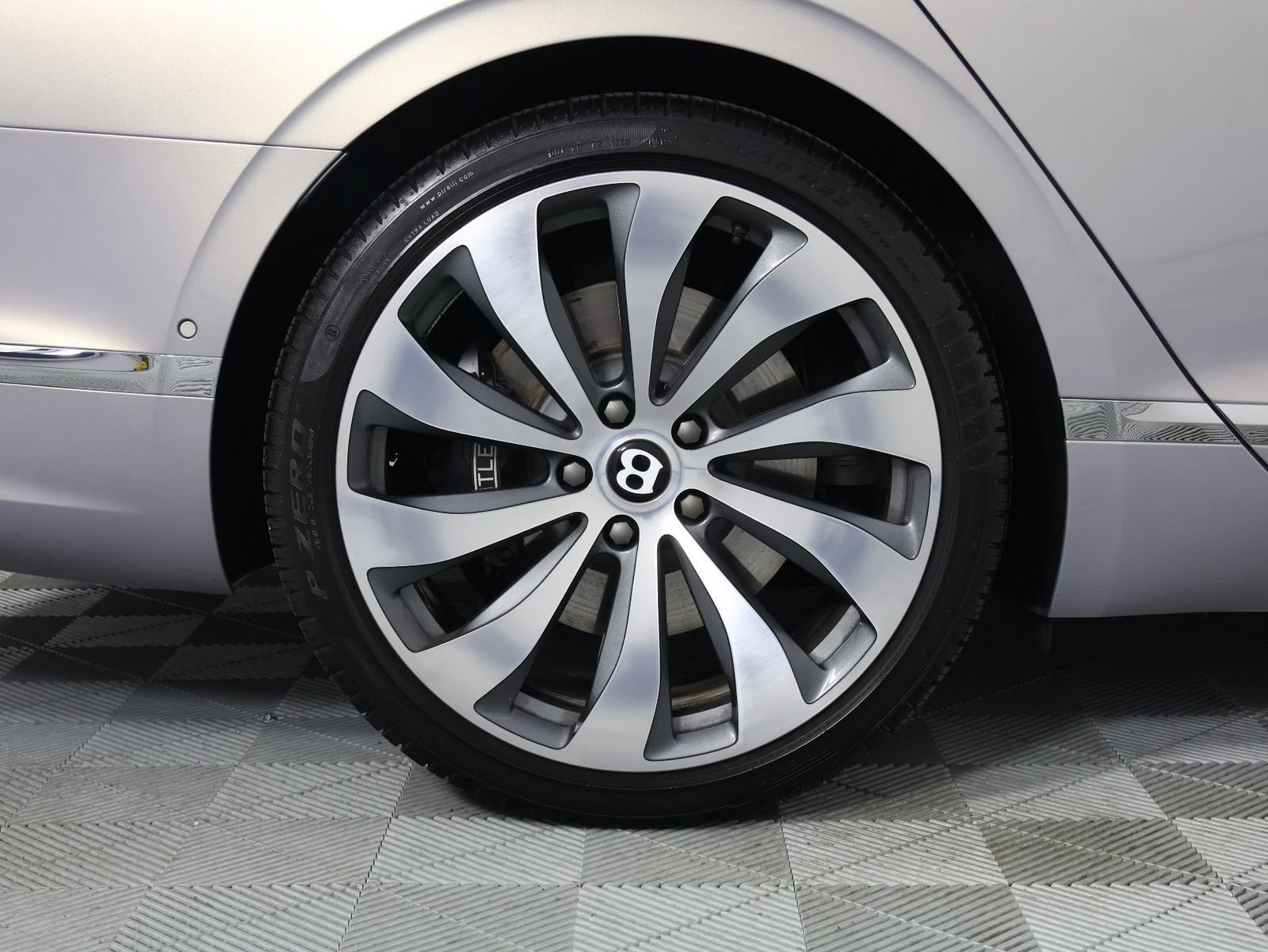Certified 2020 Bentley Flying Spur W12 AWD/4WD image 17