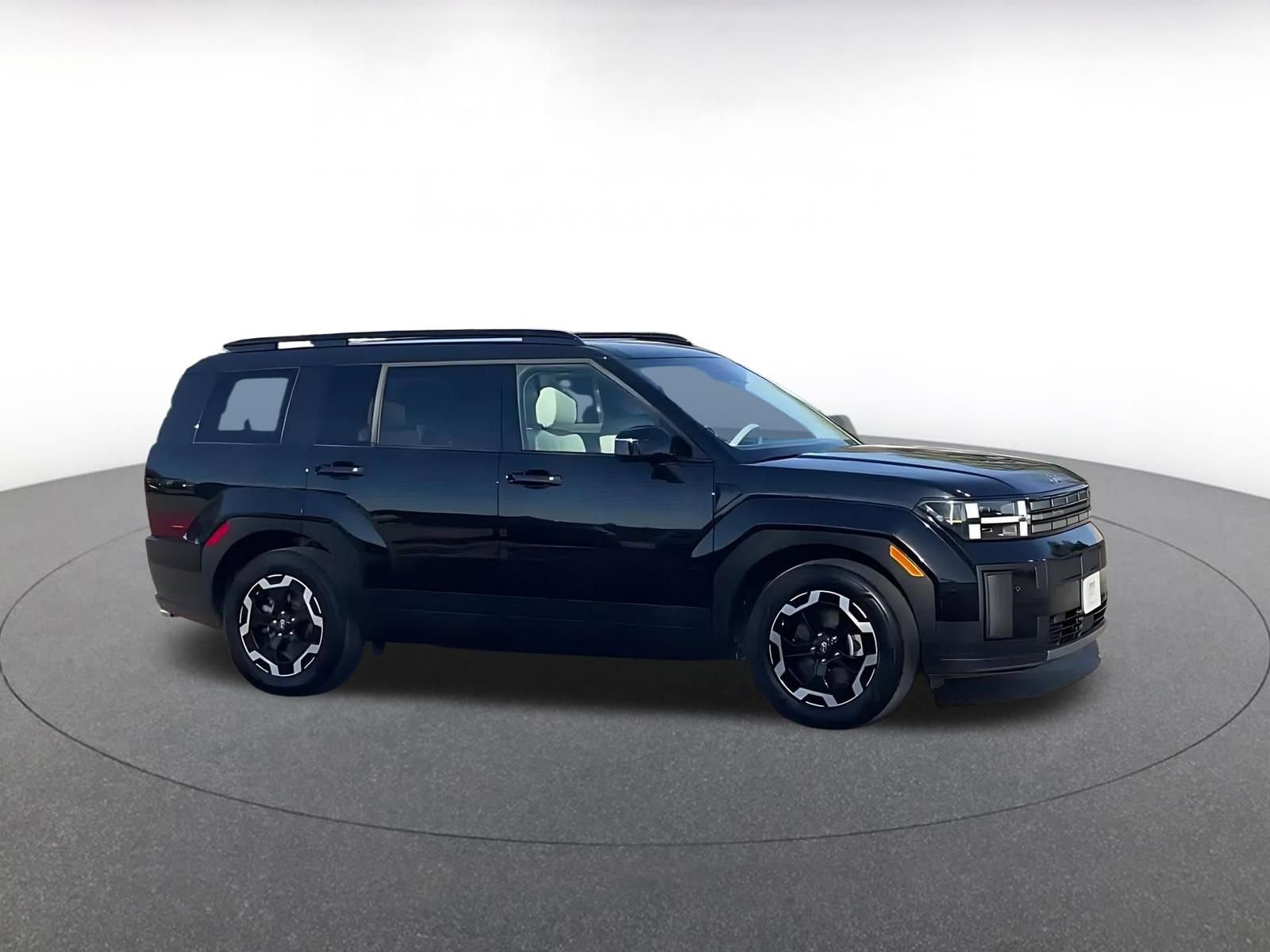 Used 2025 Hyundai Santa Fe SEL image 2