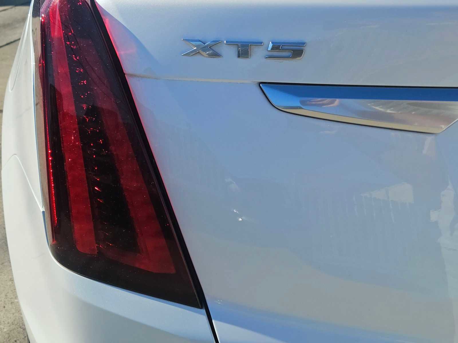 Used 2024 Cadillac XT5 Premium Luxury w/ Technology Package image 11