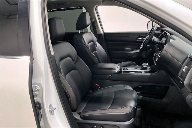 Used 2023 Nissan Pathfinder SL image 31