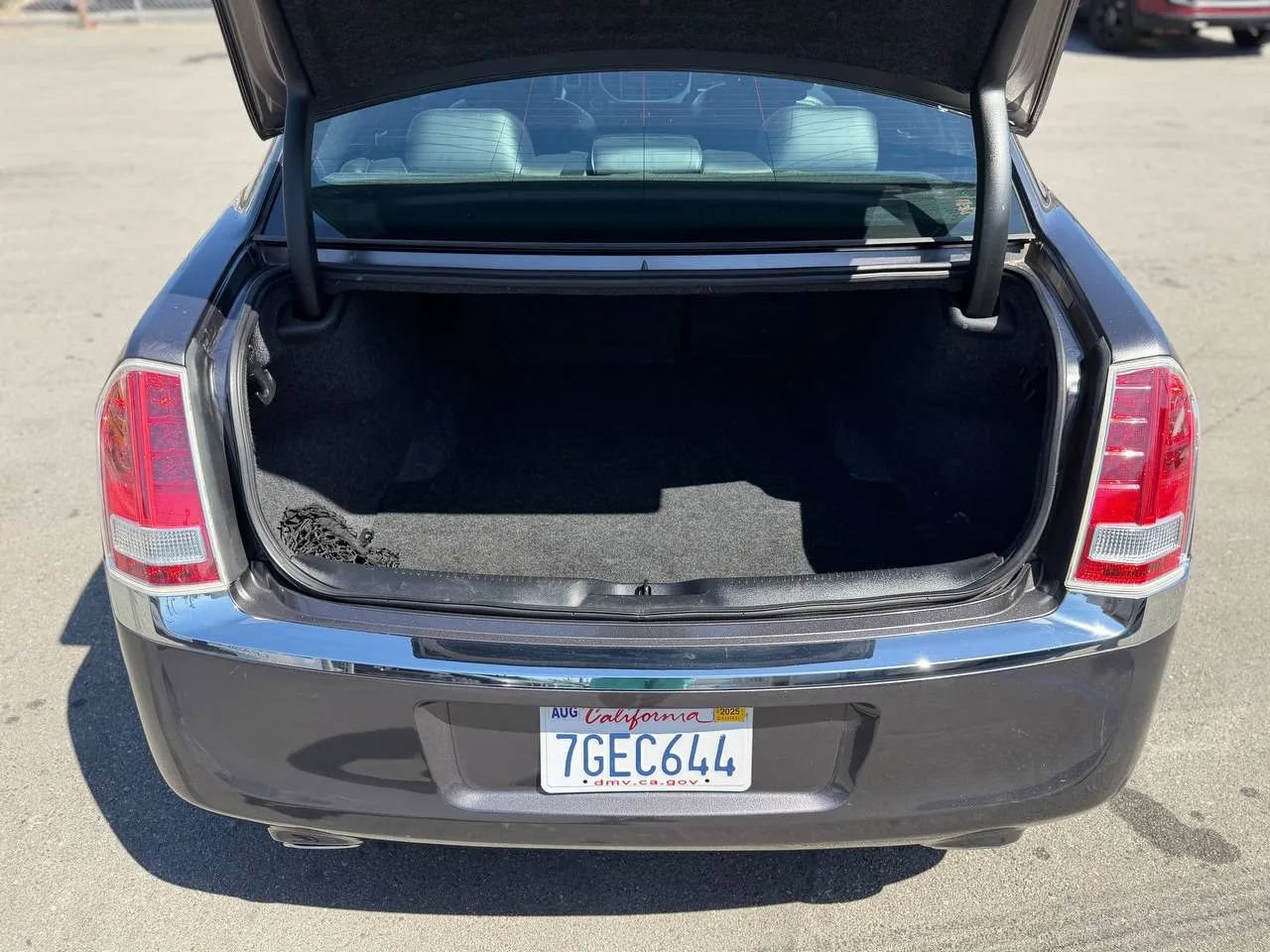 Used 2014 Chrysler 300 Limited RWD image 27