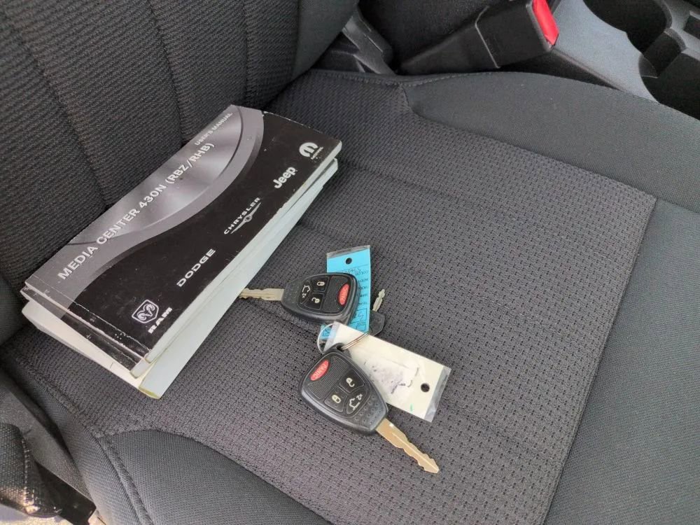 Used 2011 Jeep Liberty Sport image 30