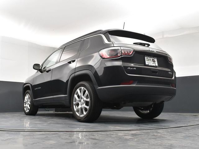 Used 2024 Jeep Compass Latitude w/ Sun and Sound Group image 22