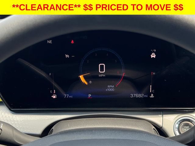 Used 2025 Chevrolet Trax LT FWD image 26