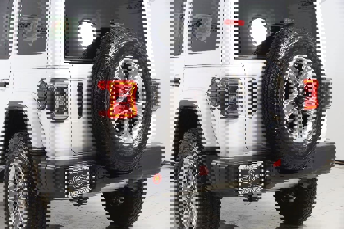 Used 2022 Jeep Wrangler Unlimited Sahara w/ Cold Weather Group image 22