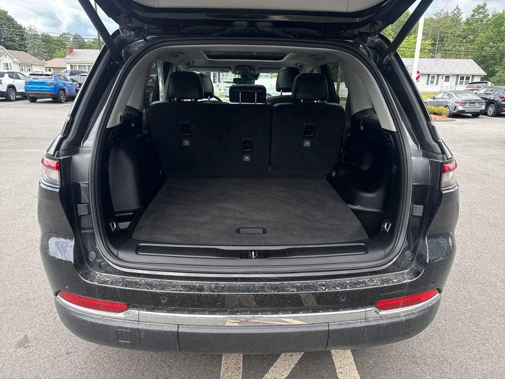 Used 2023 Jeep Grand Cherokee Limited AWD/4WD image 21
