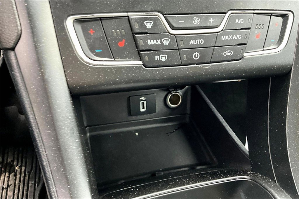Used 2018 Ford Fusion SE w/ Equipment Group 201A image 30