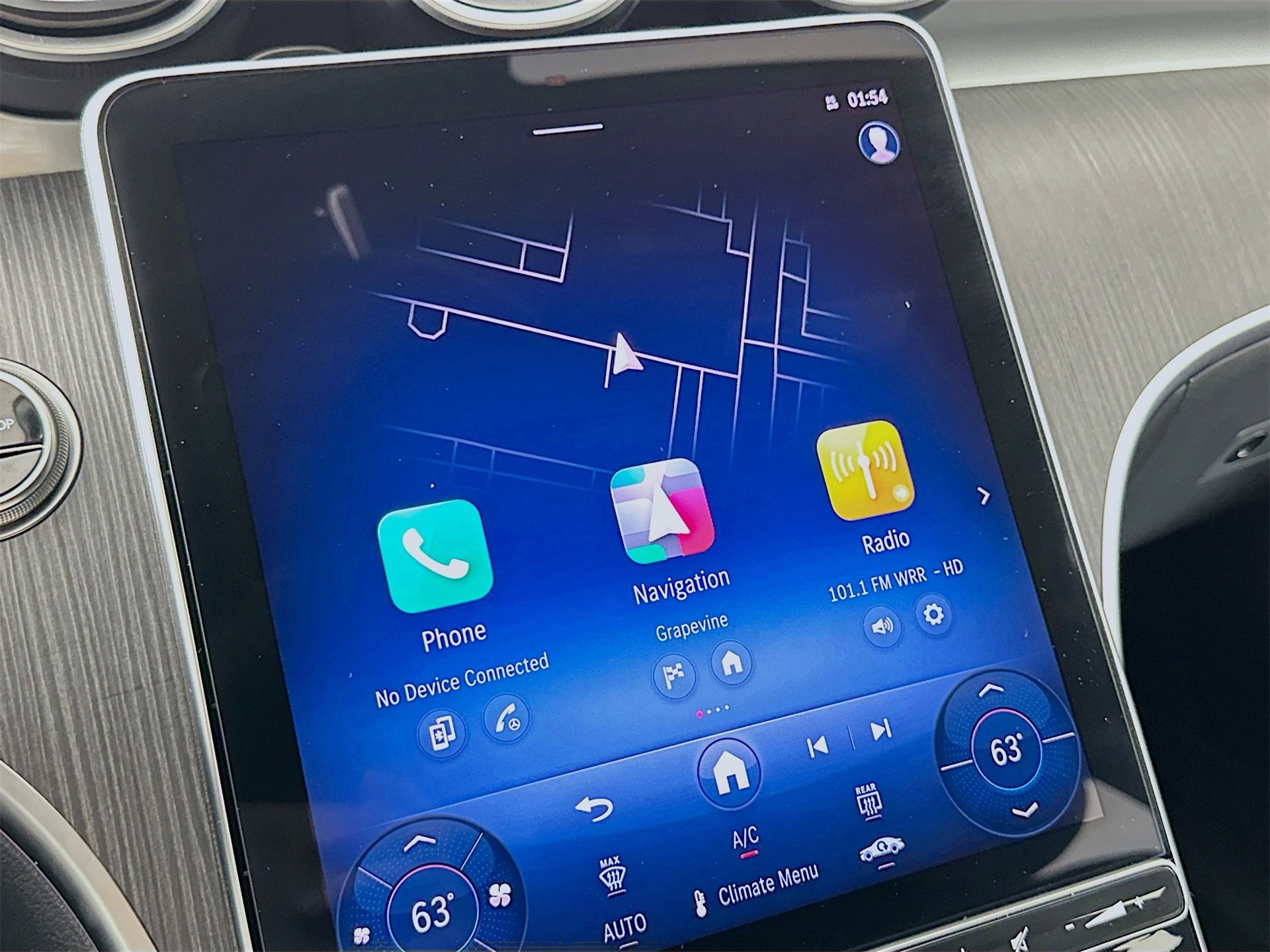 Used 2025 Mercedes-Benz C 300 4MATIC Sedan image 16