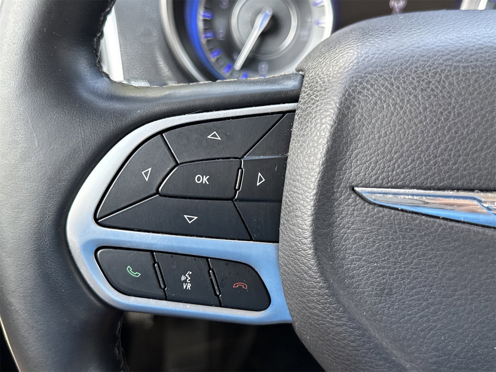 Used 2018 Chrysler 300 Limited w/ Safetytec Plus Group image 21