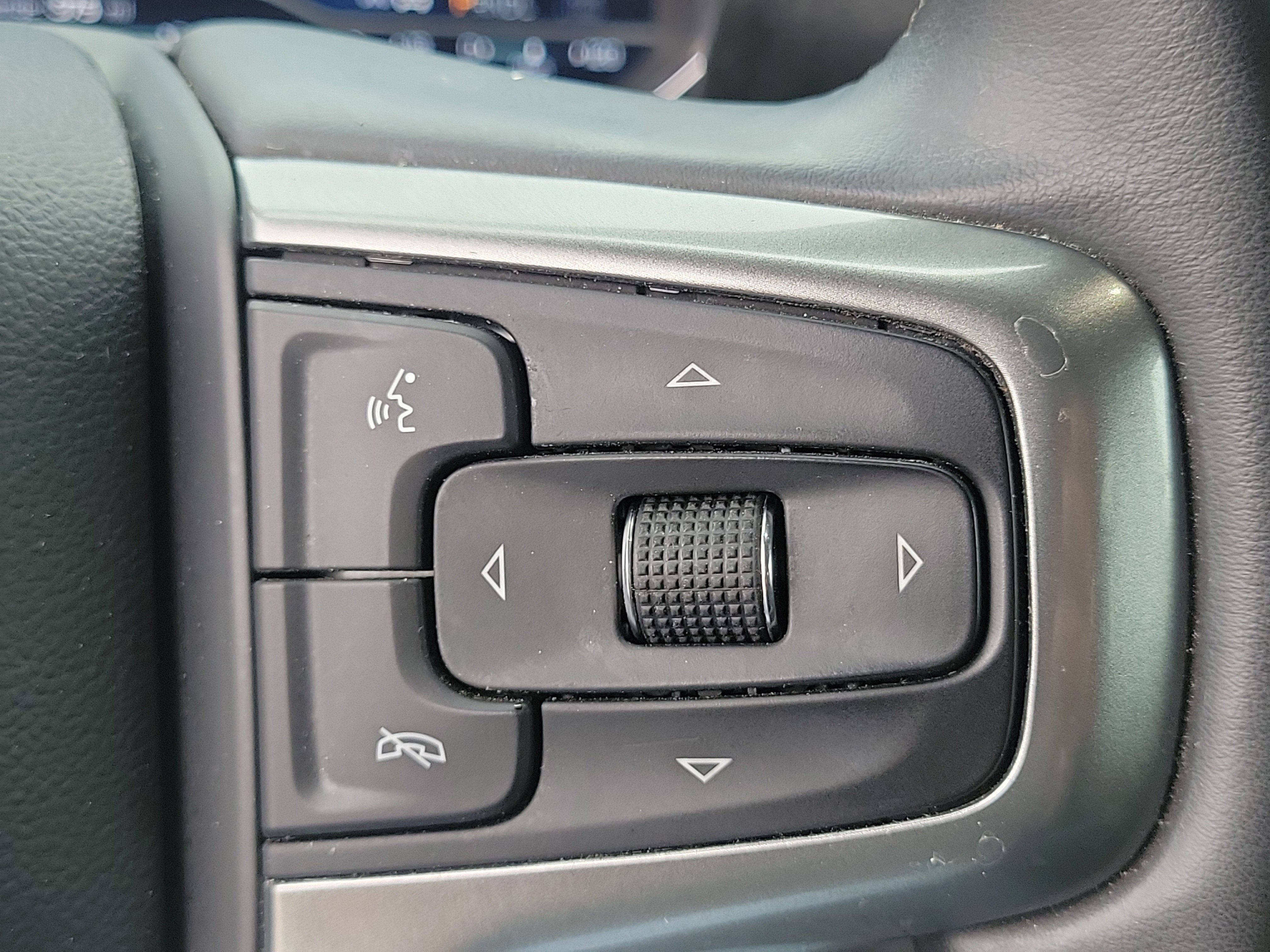 Used 2025 Chevrolet Silverado 1500 LT image 20