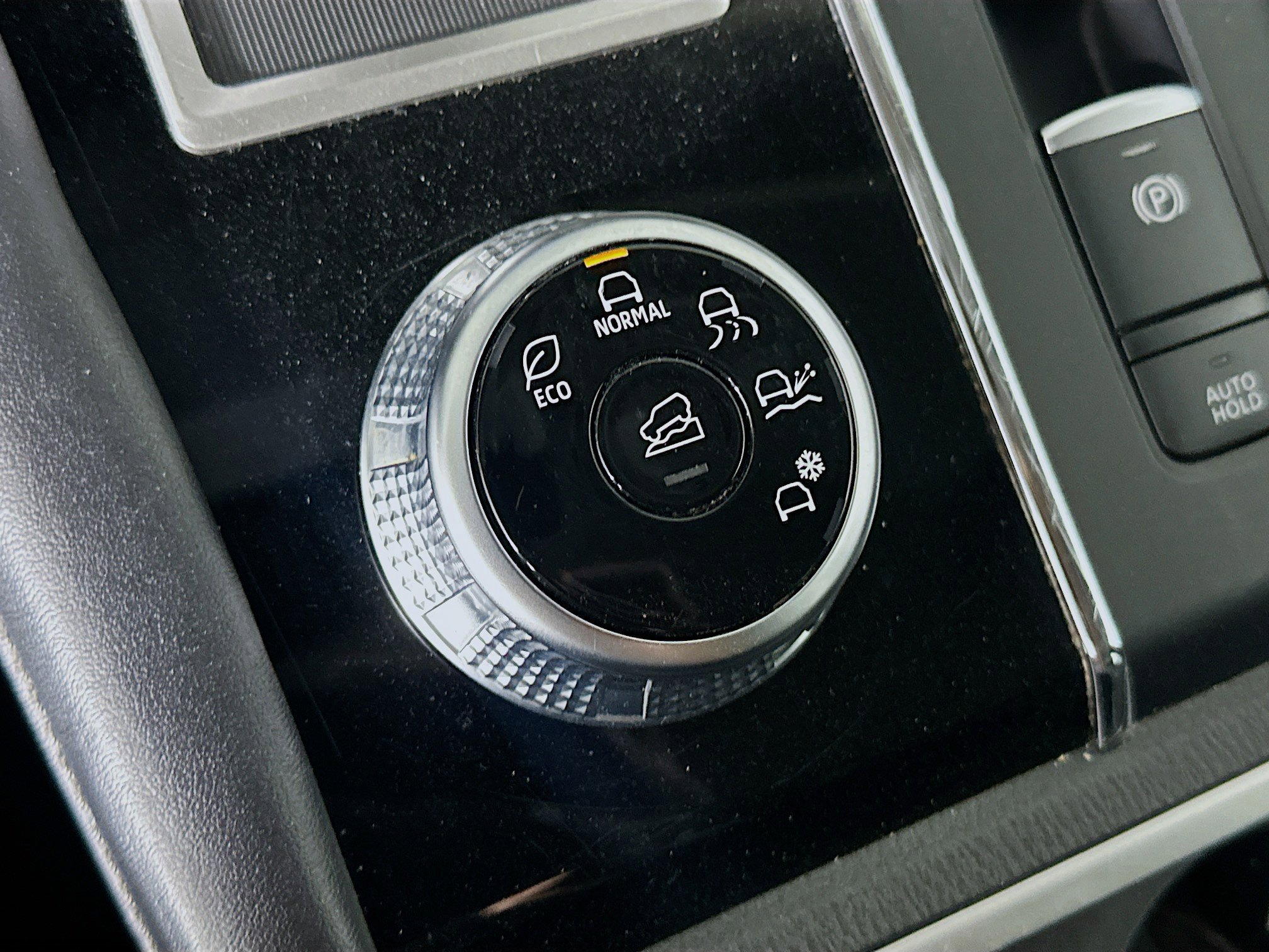 Used 2024 Mitsubishi Outlander SE image 24