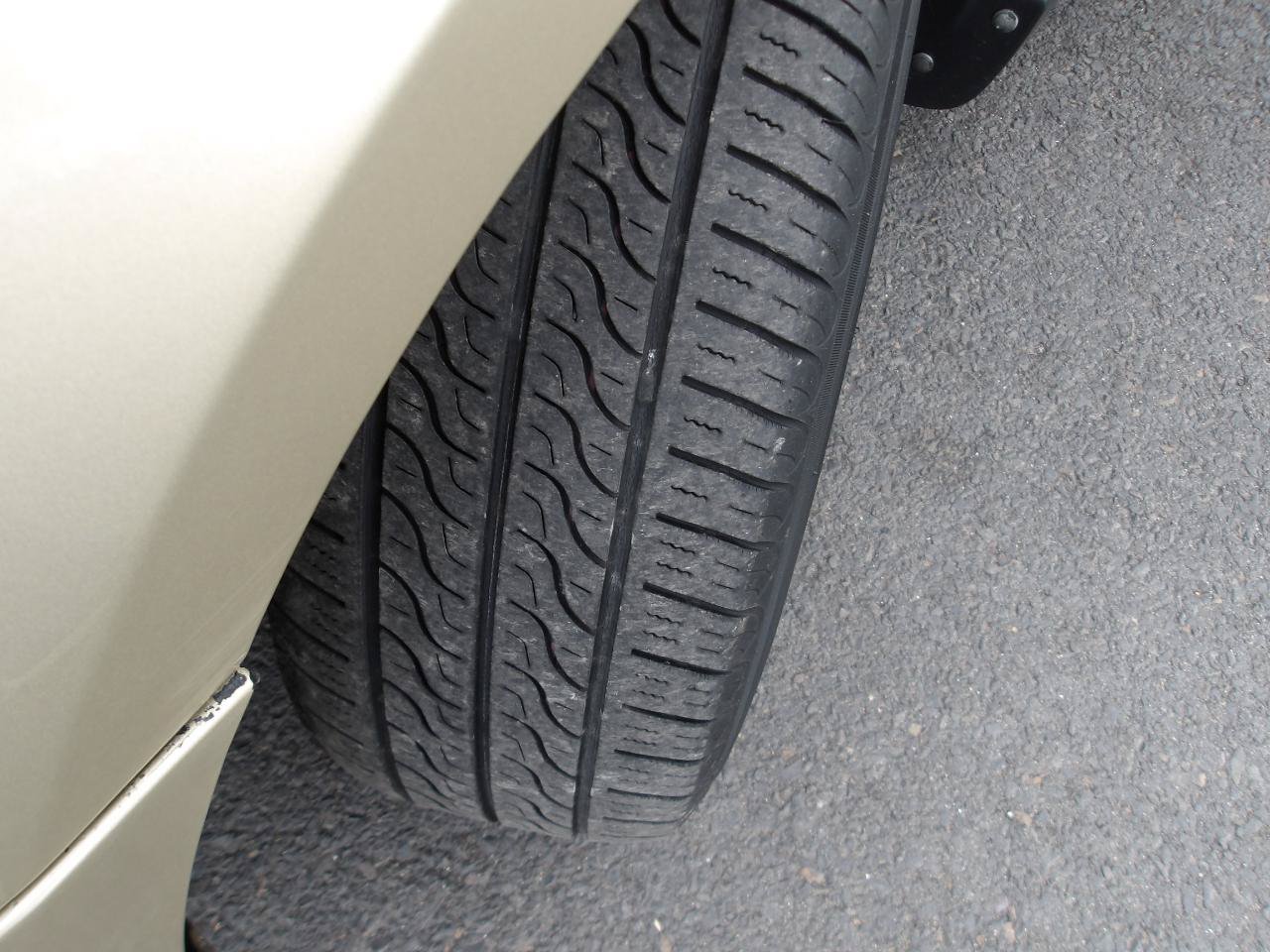 Used 2010 Chrysler Sebring Touring FWD image 19