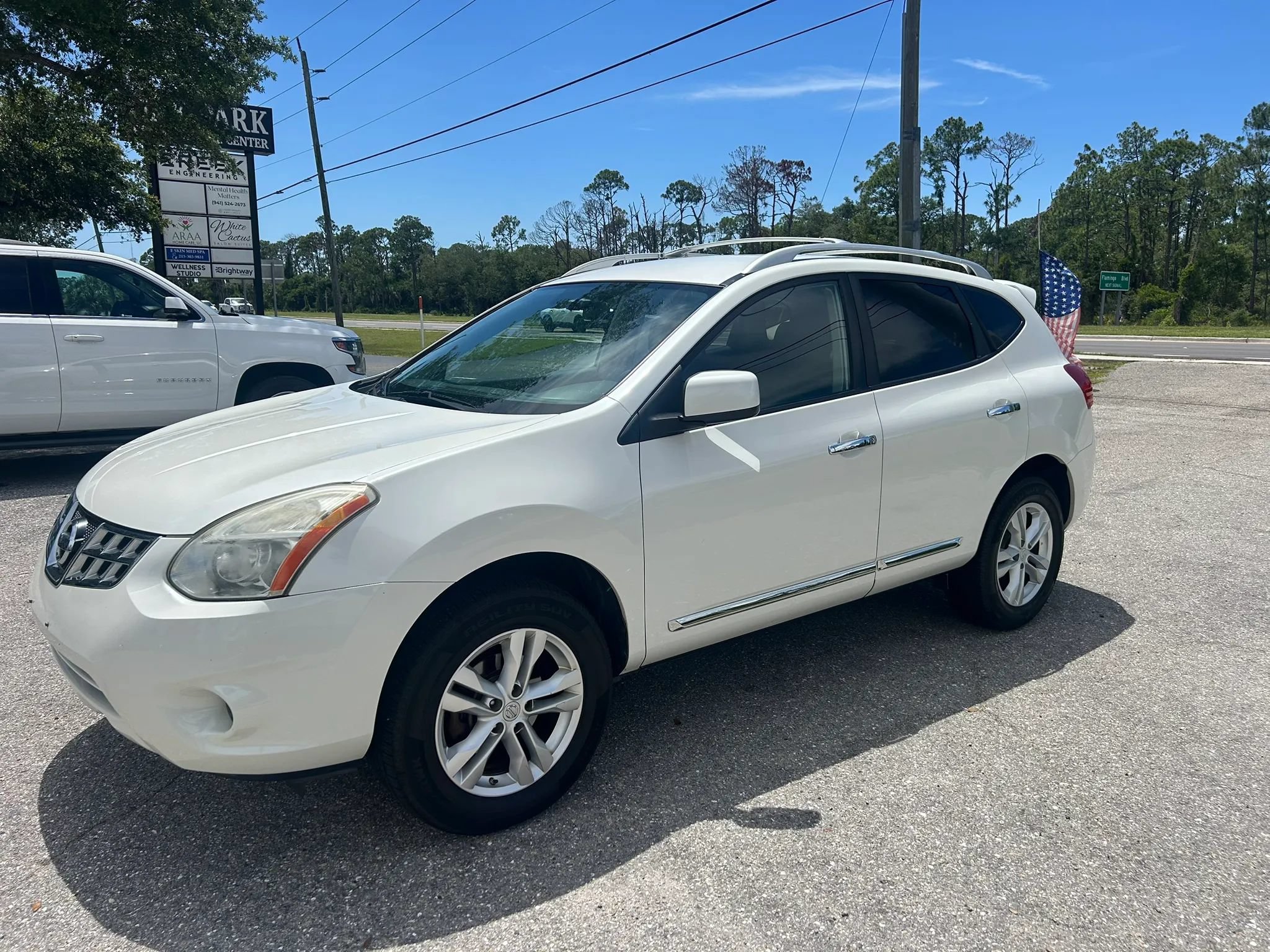 Used 2012 Nissan Rogue SV AWD/4WD image 3