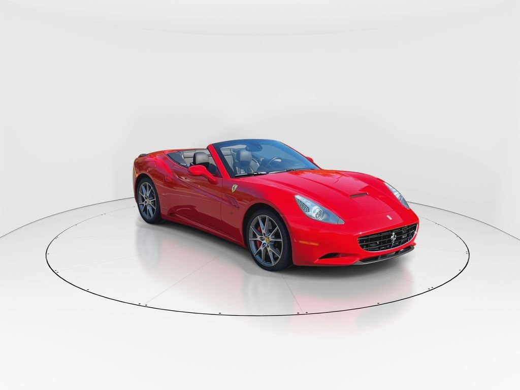 Used 2010 Ferrari California RWD image 2