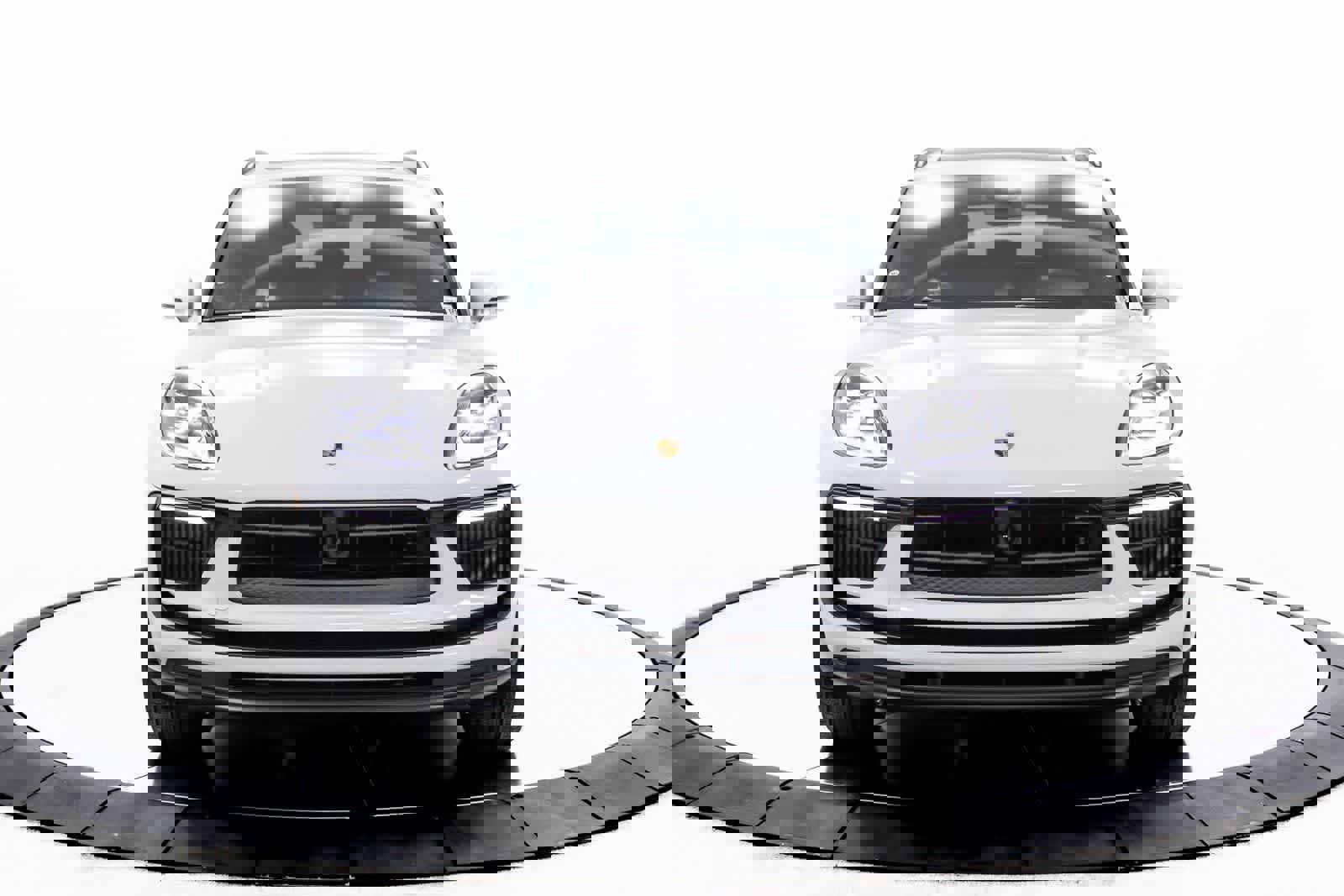 Certified 2025 Porsche Macan S image 10