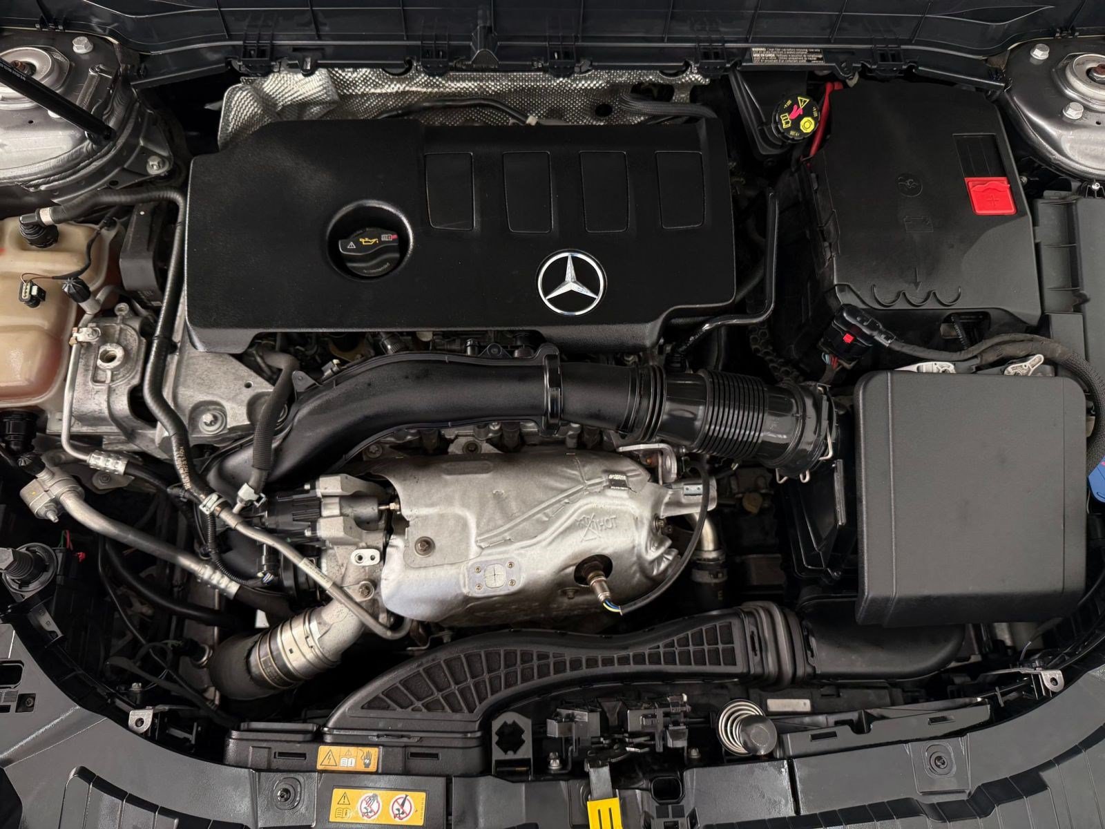 Used 2021 Mercedes-Benz GLB 250 4MATIC image 32