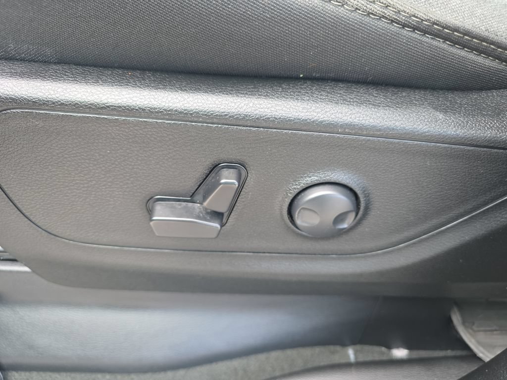 Used 2023 RAM 1500 Big Horn AWD/4WD image 12
