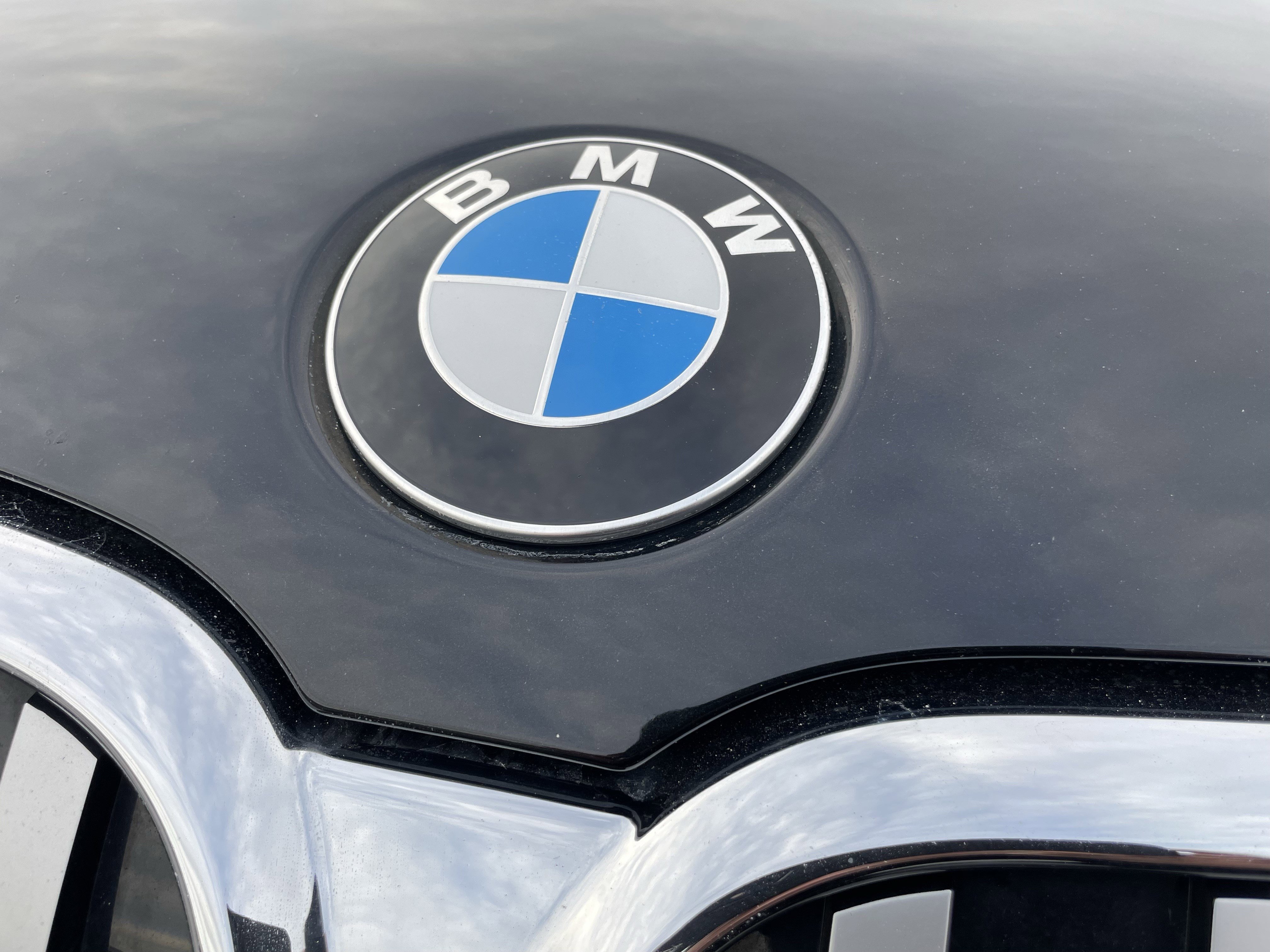 Used 2022 BMW 750i xDrive image 32