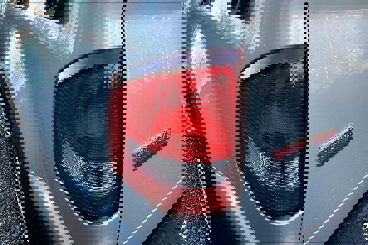 Used 2009 Ford Explorer Sport Trac XLT image 22