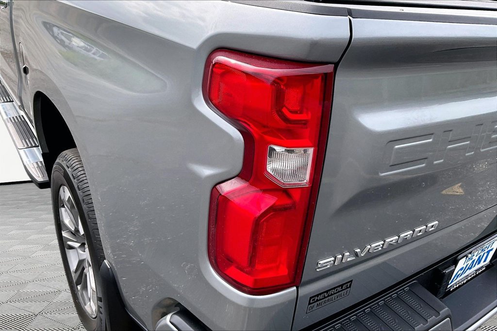 Used 2023 Chevrolet Silverado 1500 High Country w/ Technology Package AWD/4WD image 27