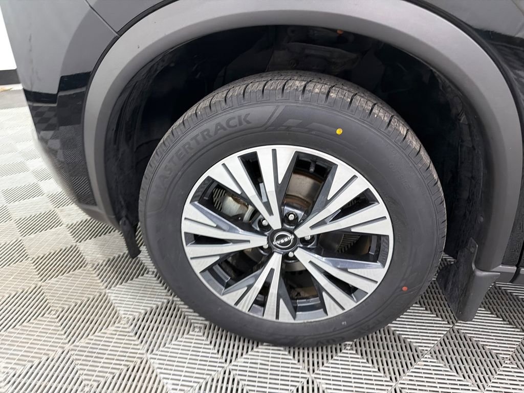 Used 2023 Nissan Rogue SV w/ SV Premium B Package FWD image 12