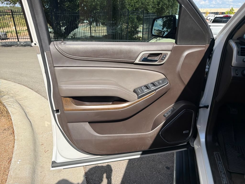 Used 2018 GMC Yukon Denali w/ Denali Ultimate Package AWD/4WD image 17
