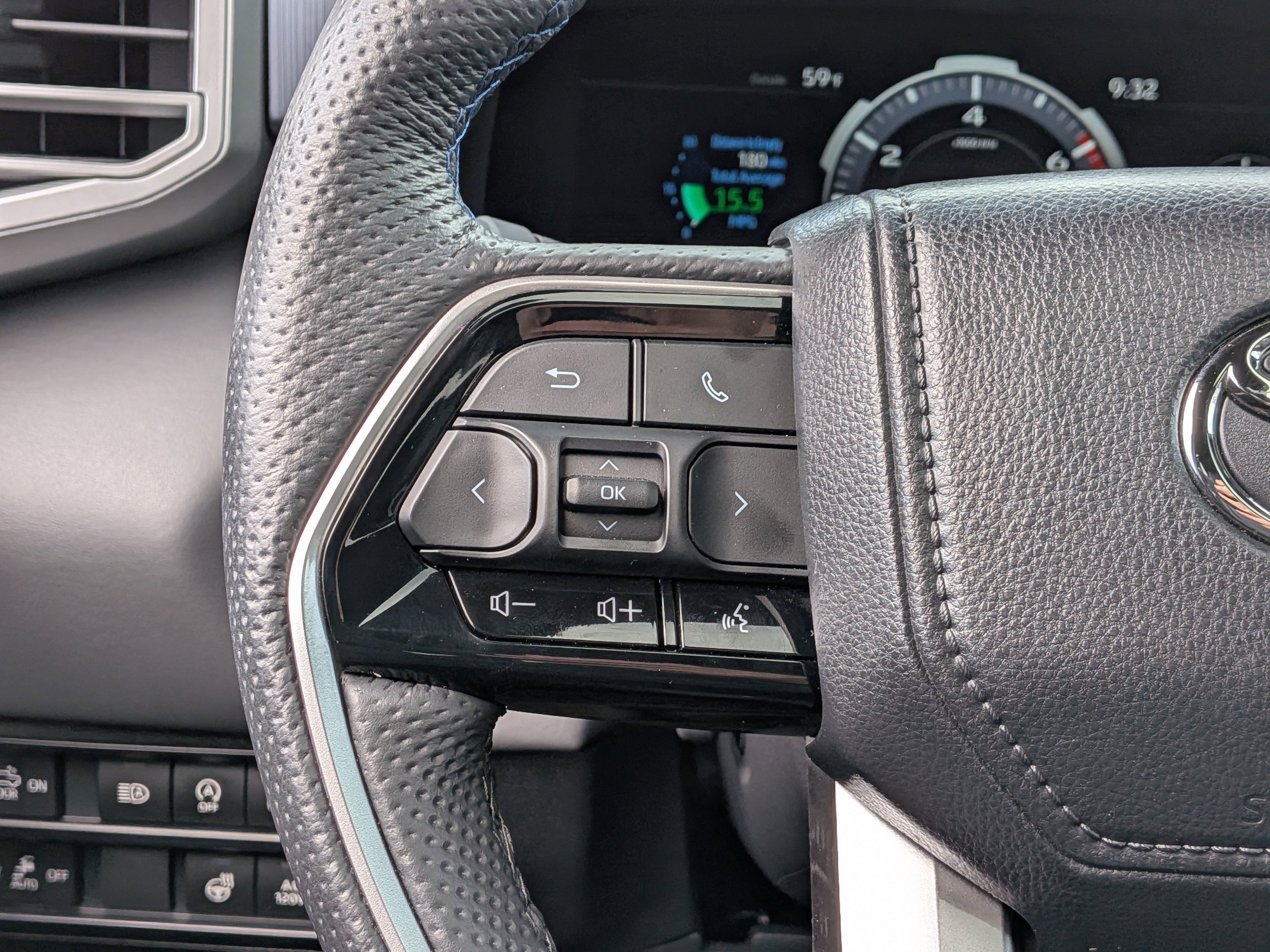 Used 2025 Toyota Tundra Platinum AWD/4WD image 37