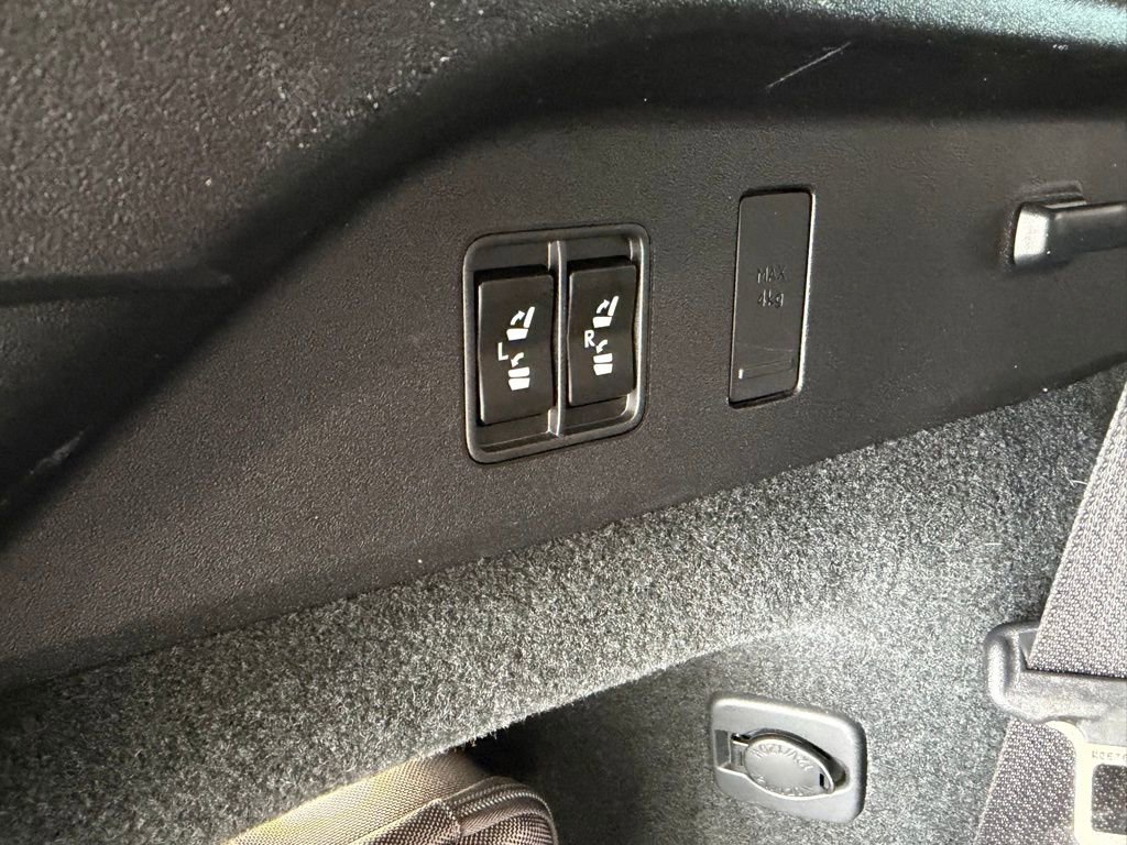 Used 2022 Lexus RX 350L Premium w/ Premium Package image 45