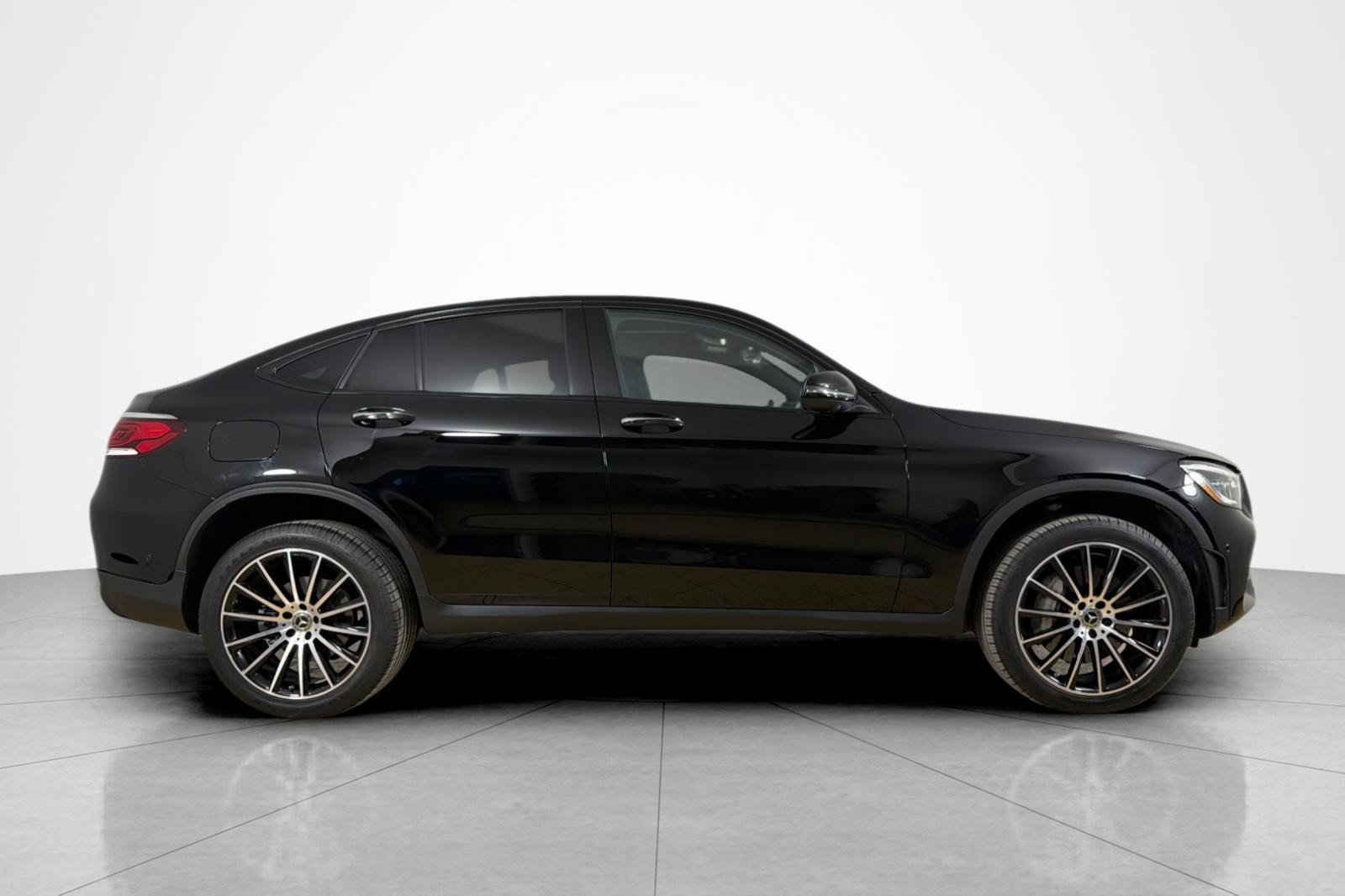 Used 2022 Mercedes-Benz GLC 300 4MATIC Coupe image 6