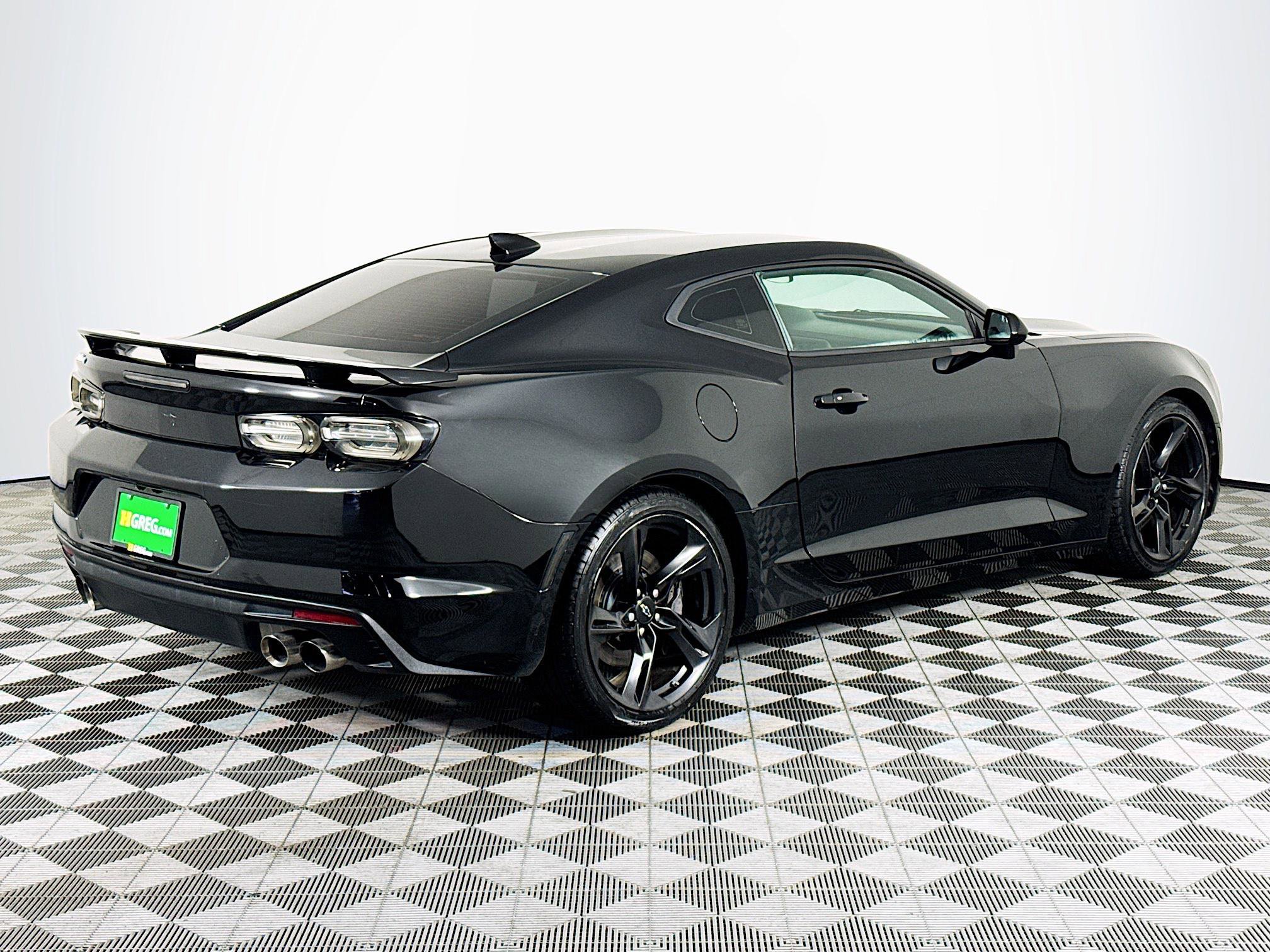 Used 2021 Chevrolet Camaro SS RWD image 10