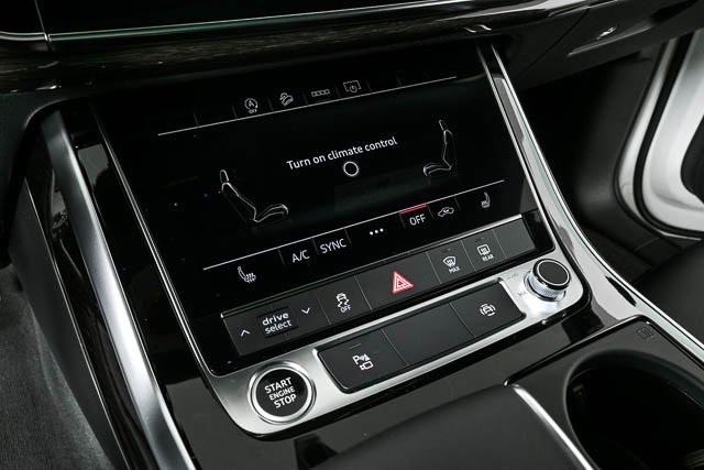 New 2025 Audi Q8 Premium image 18
