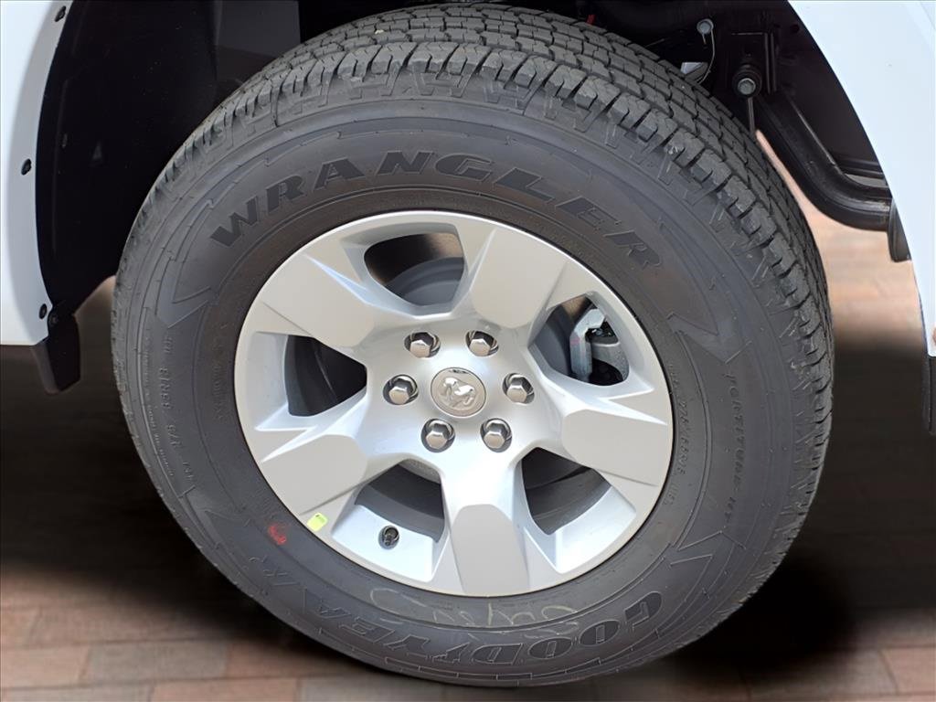 New 2026 RAM 1500 4x4 Crew Cab image 29