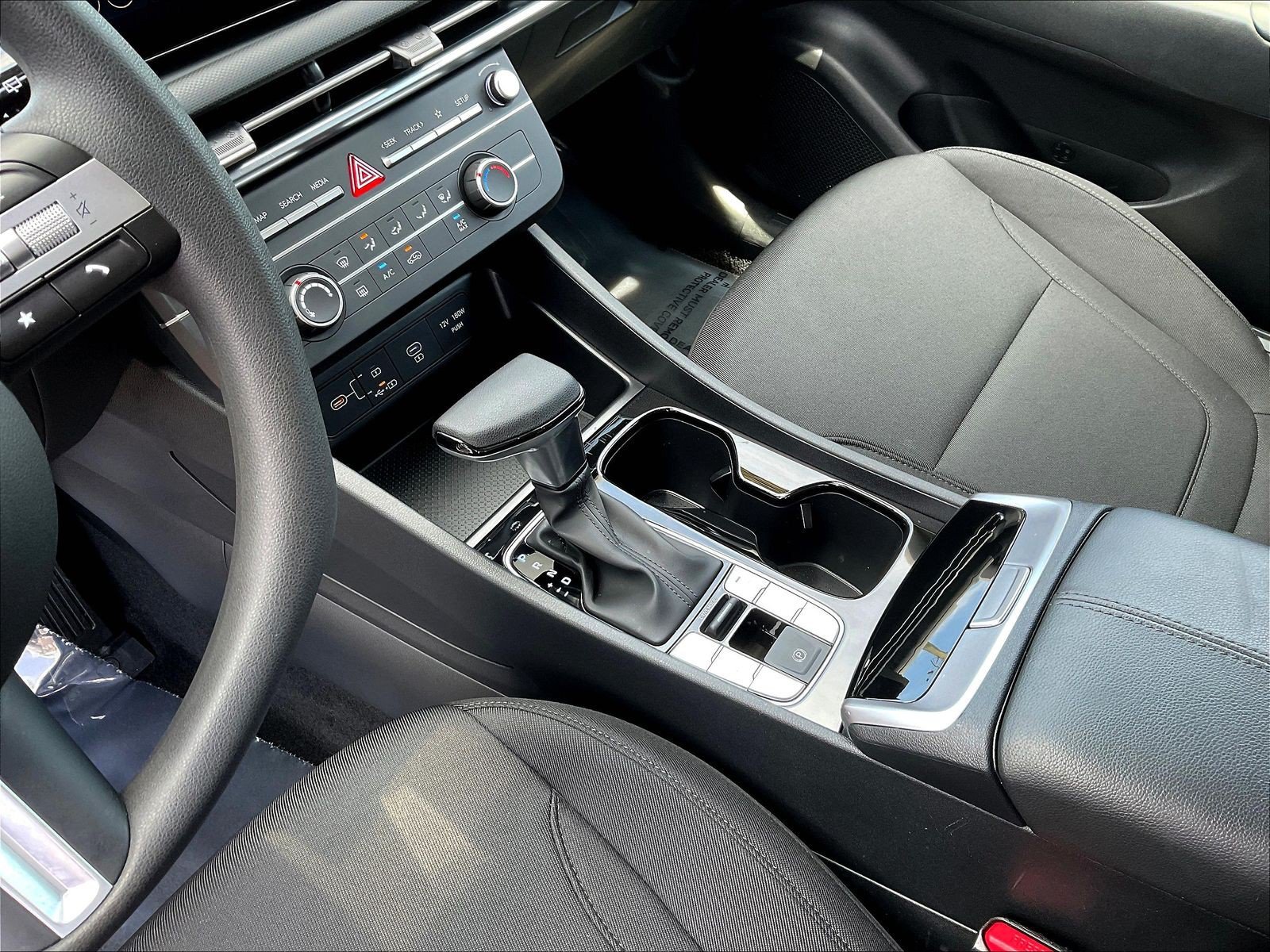 Certified 2025 Hyundai Tucson SE FWD image 18