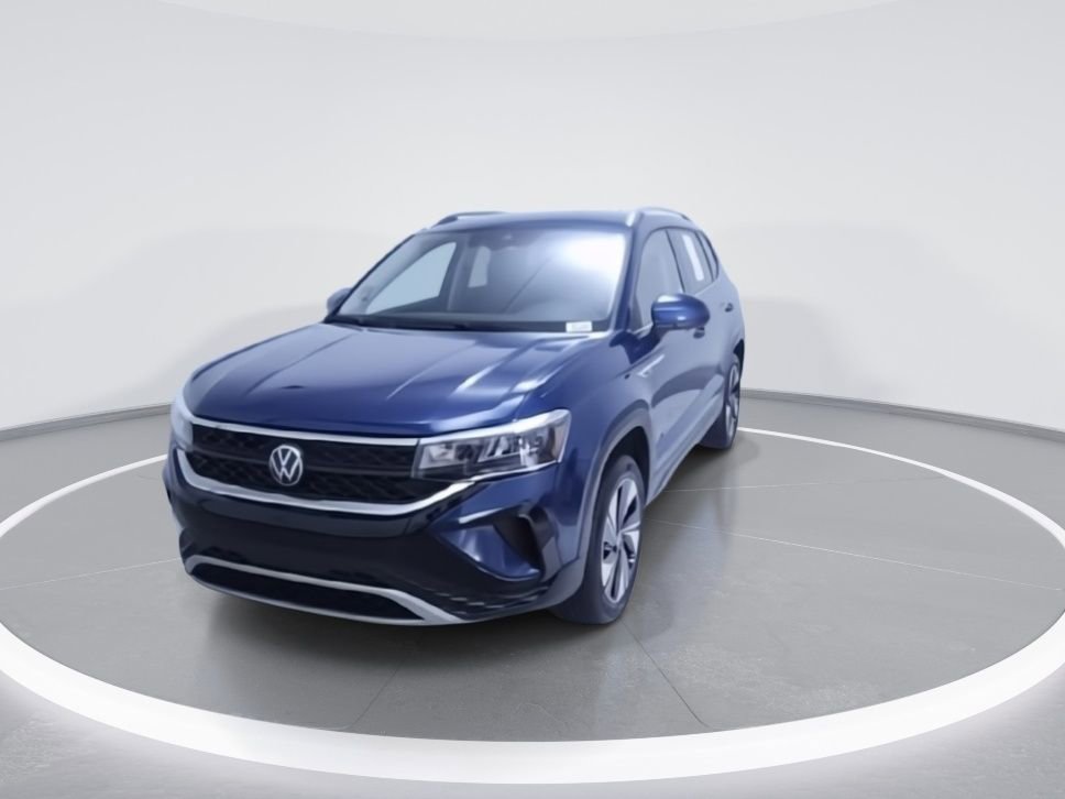 Used 2024 Volkswagen Taos SE image 4