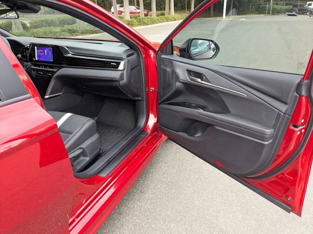 Used 2025 Toyota Camry SE FWD image 38