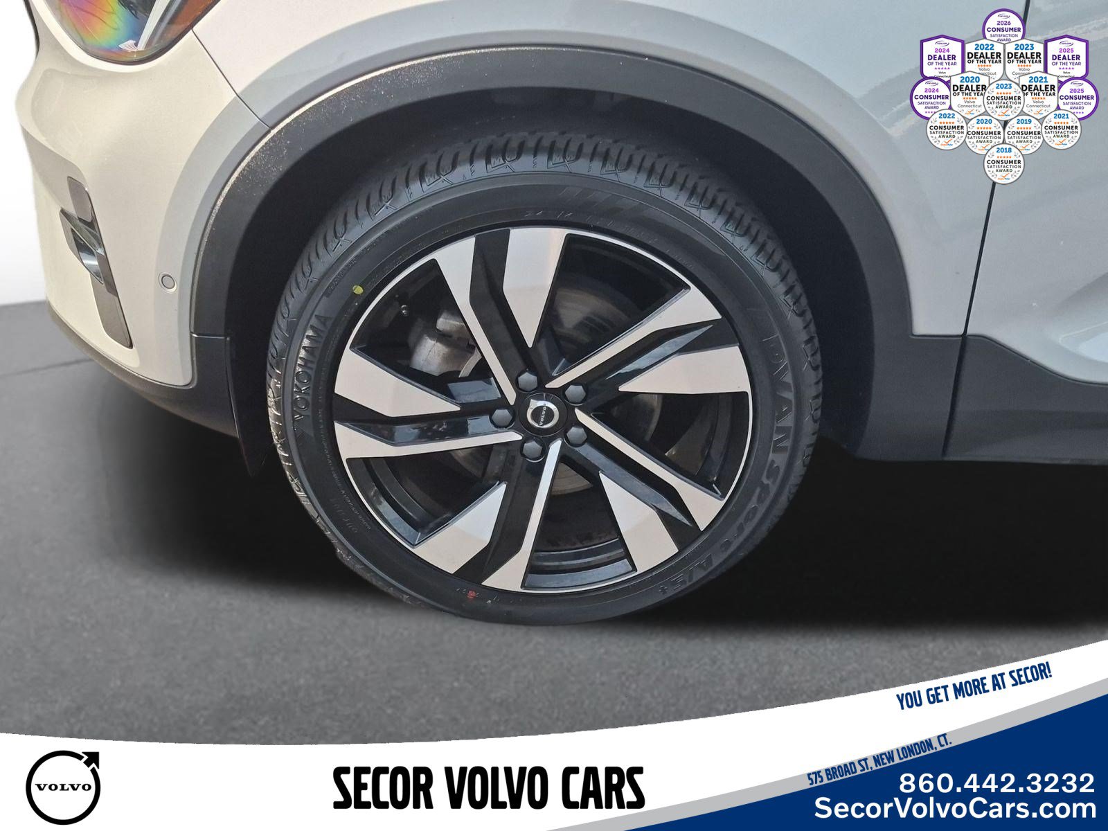 Used 2024 Volvo XC40 B5 Plus w/ Climate Package AWD/4WD image 20