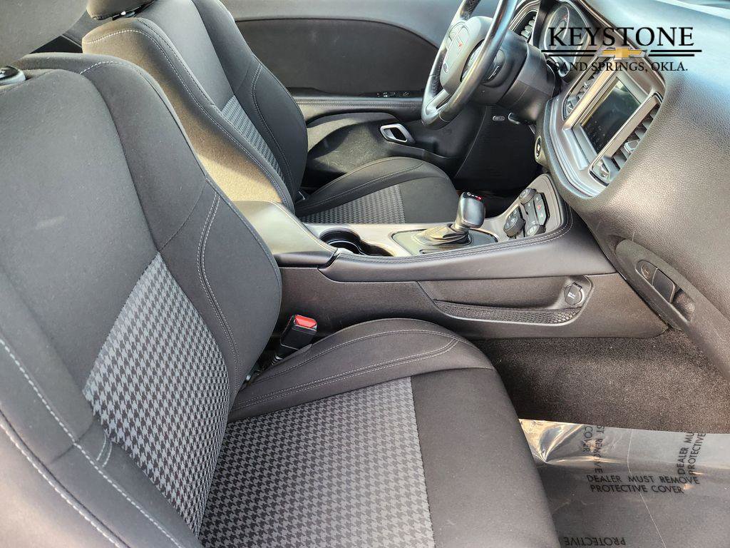 Used 2023 Dodge Challenger SXT image 14