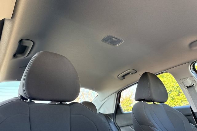 Used 2022 Hyundai Elantra SEL image 19