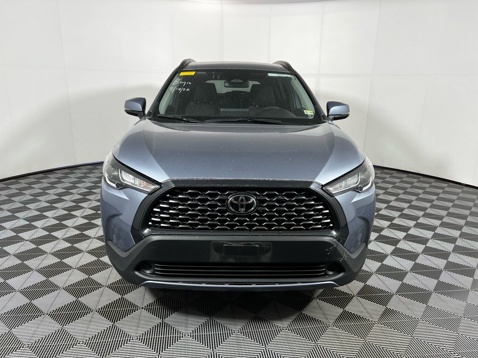 Used 2024 Toyota Corolla Cross LE image 2