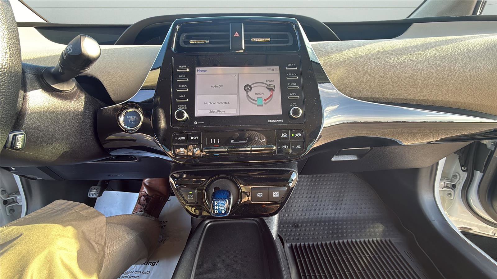 Used 2022 Toyota Prius LE image 21