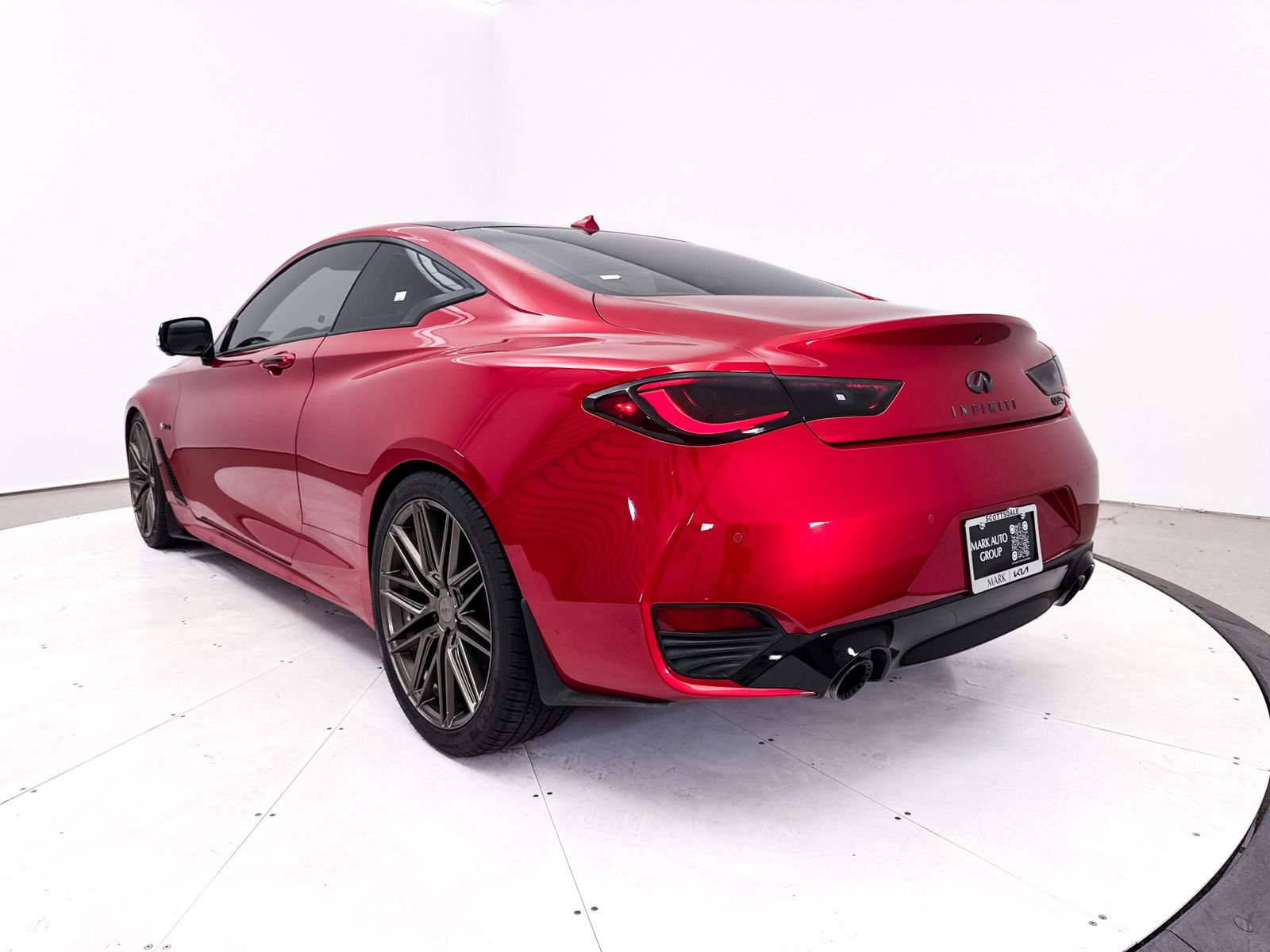 Used 2017 INFINITI Q60 Red Sport 400 RWD image 18