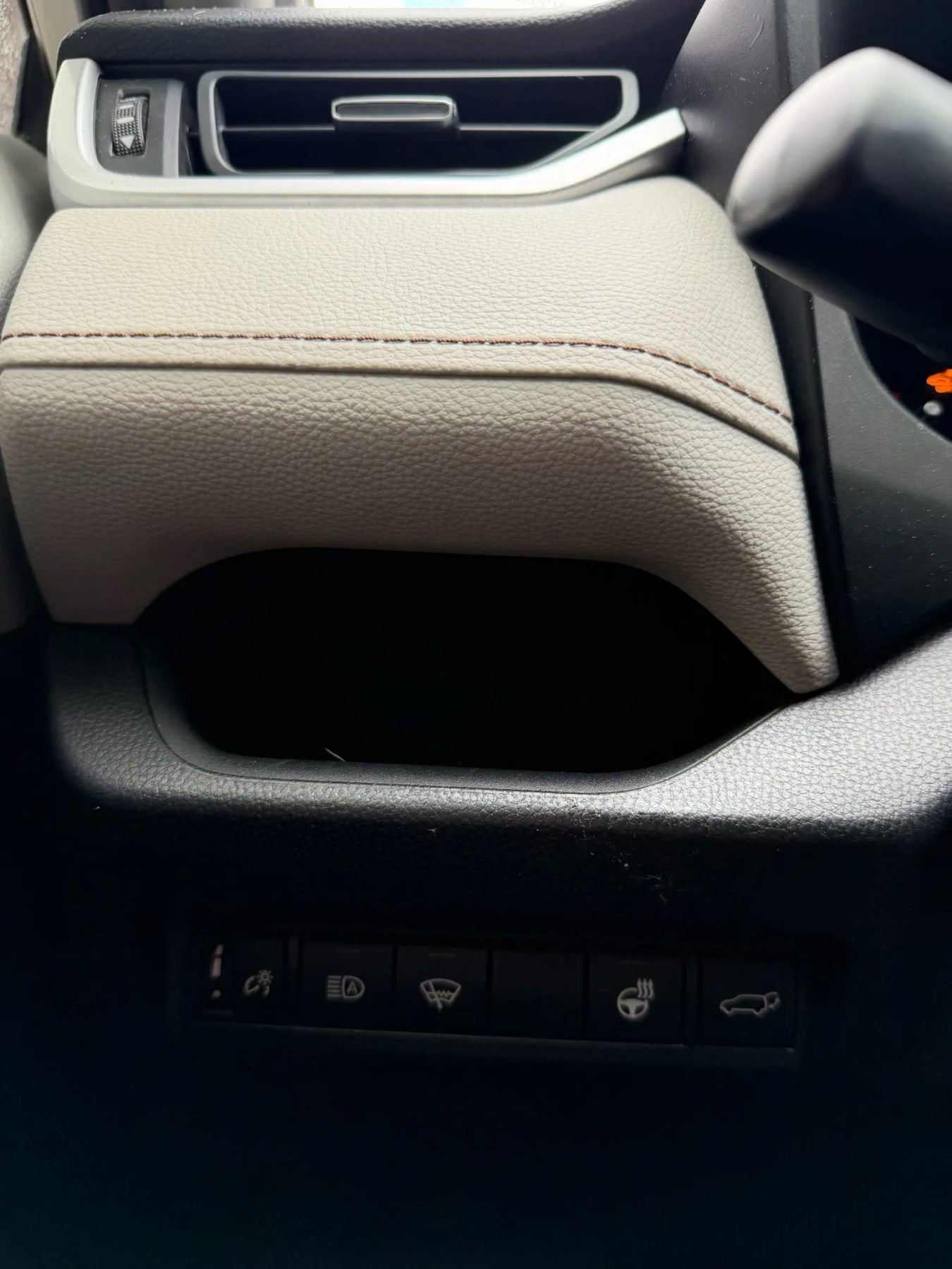 Used 2020 Toyota RAV4 XLE Premium image 22